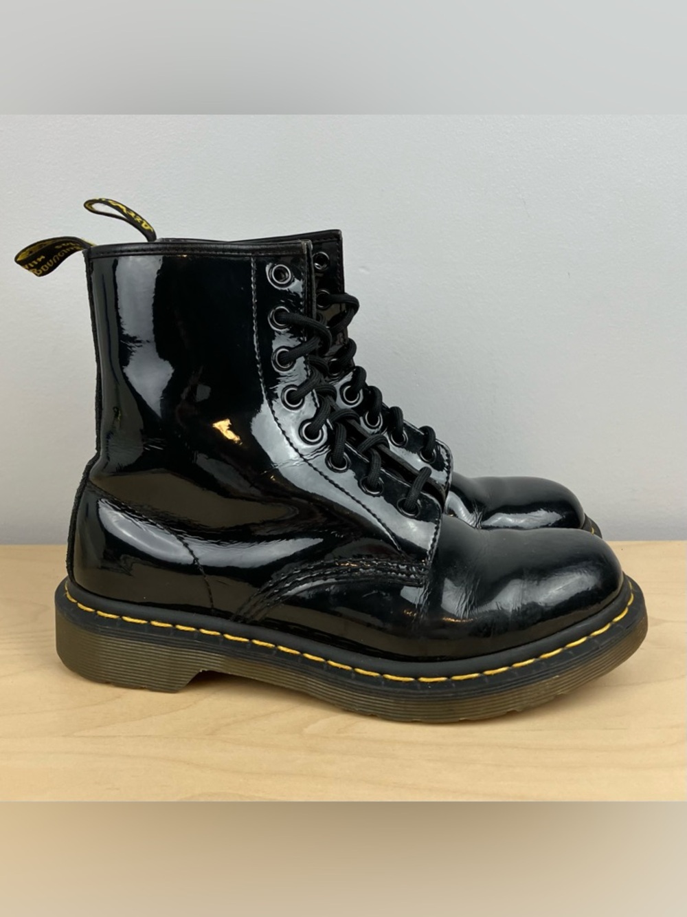 Dr. Doc Martens Women’s Size 7.0 1460 Black Patent Leather Combat Boots Lace Up